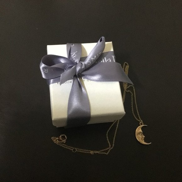 Solid 9k Gold Diamond Crescent Moon Necklace - Picture 7 of 7